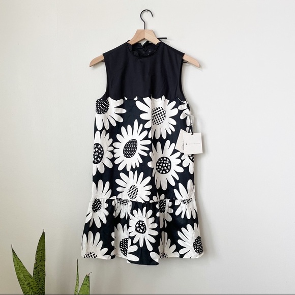 Victoria Beckham for Target Black & White Daisy Drop Waist Scallop Trim Dress - Picture 1 of 8